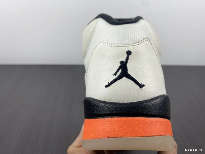 5 Retro Jordan Total DC1060-100 Orange 1106